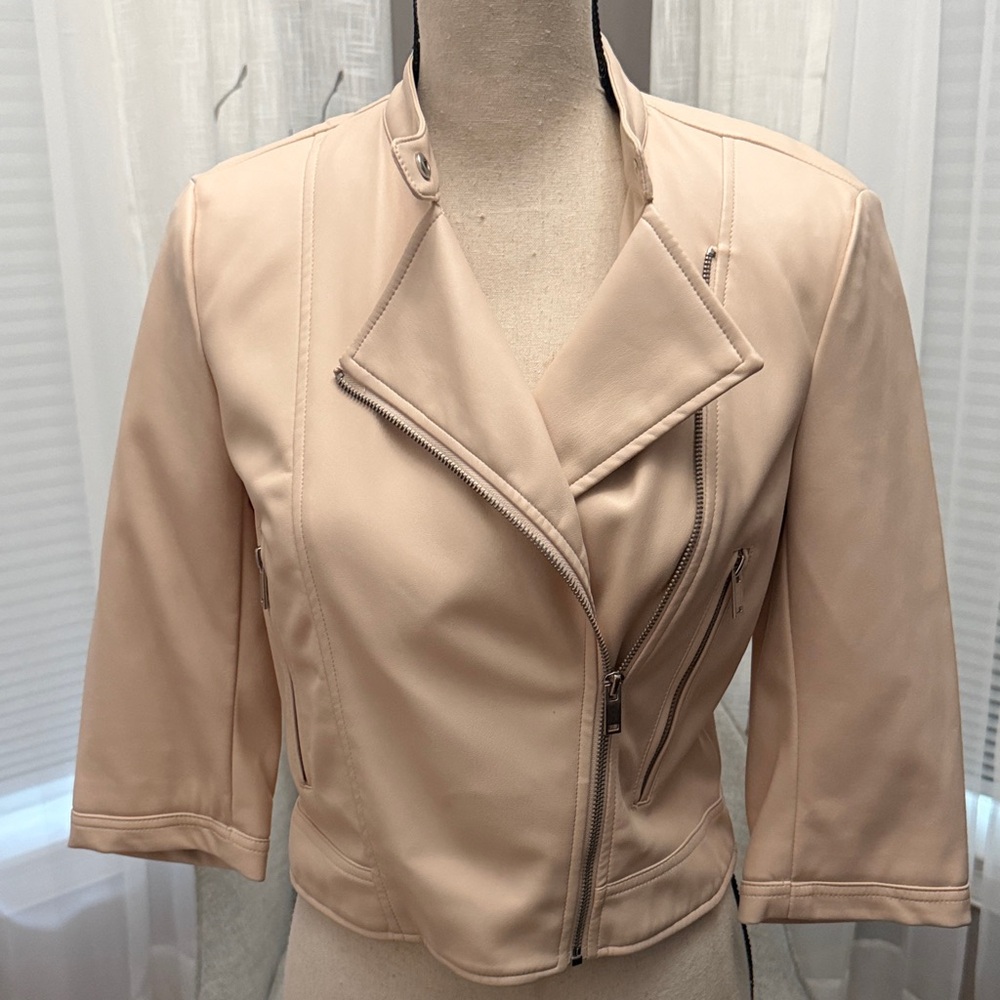 Zara Women's Pale Pink Cropped  Jacket